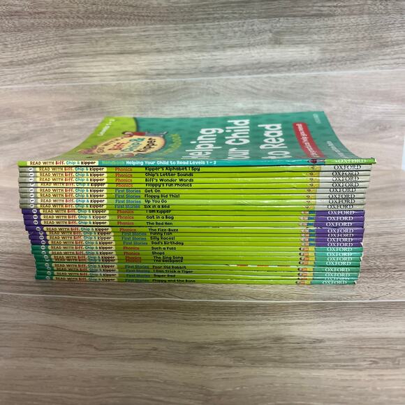 Oxford Read with Biff, Chip Kipper Levels 1-3, 24 Books Bundle. - Picture 2 of 5